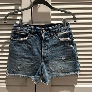 Abercrombie High Rise 4” Short